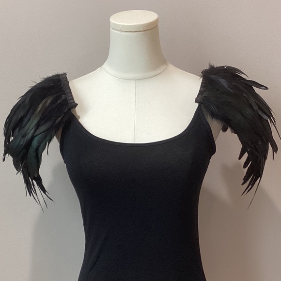 Black Feather Epaulets Shoulder Embellishment - Picture 2 of 8